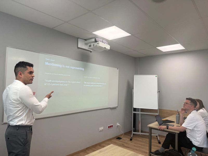 Oscar Mendoza Hernandez presenting at the ECPR General Conference 2026 in Kraków